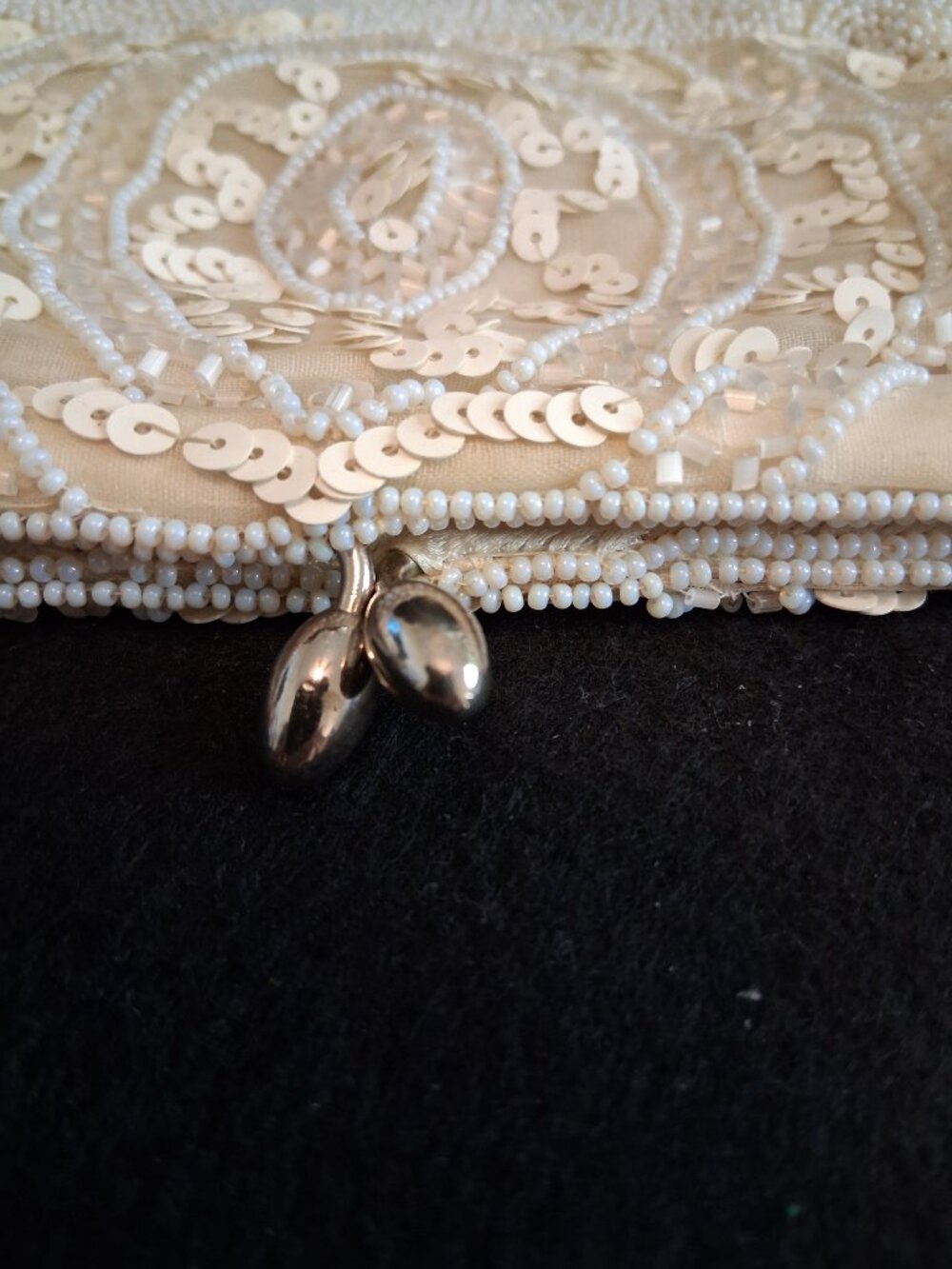 Vintage 1950s Hand Beaded Sequin Kiss Lock Clutch Evening Bag Ivory Cream Bridal - Picture 7 of 9